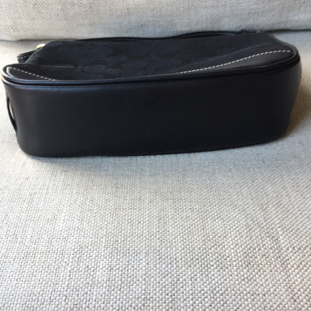 Coach - Picture 5 of 5